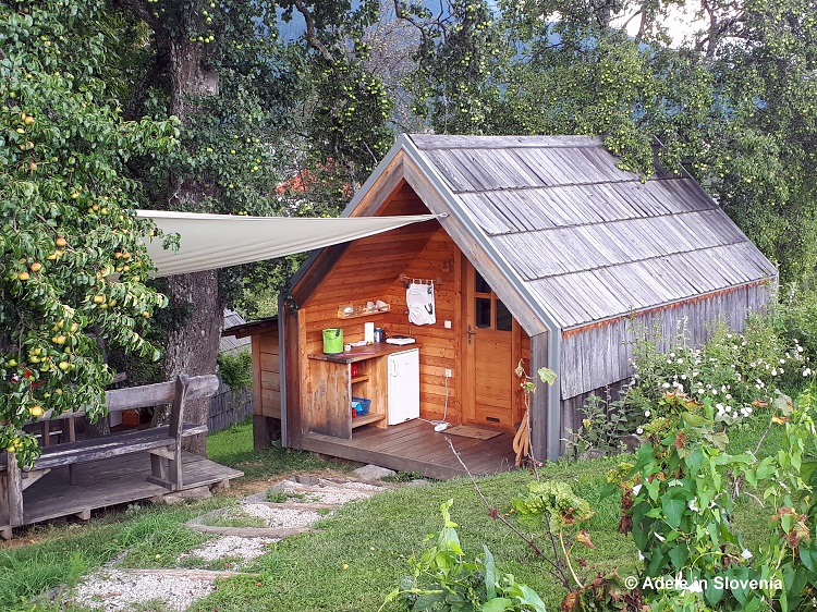 Outdoor kitchen